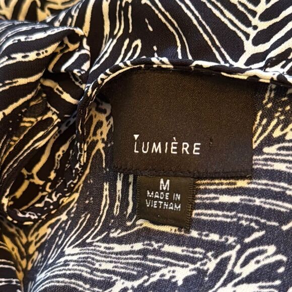 Lumiere Deep V-Neck Leaf Print Romper - Picture 6 of 6